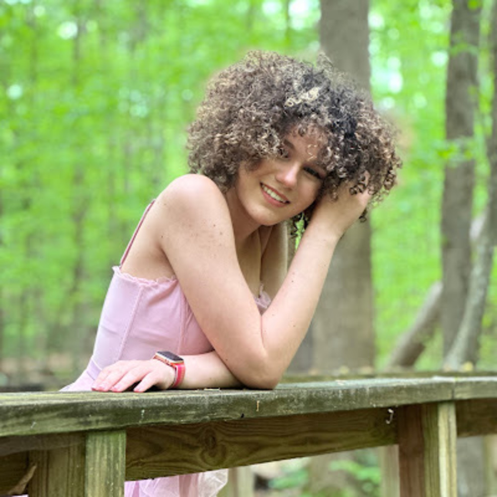 Meet your Posher, Simone